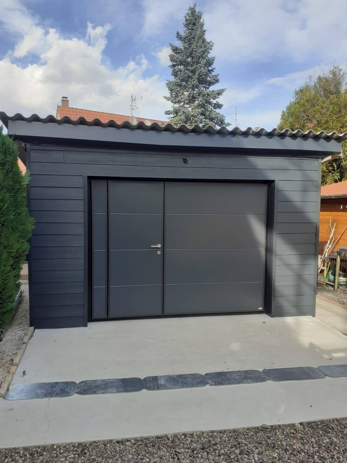 Habillage de façade en lame de cédral