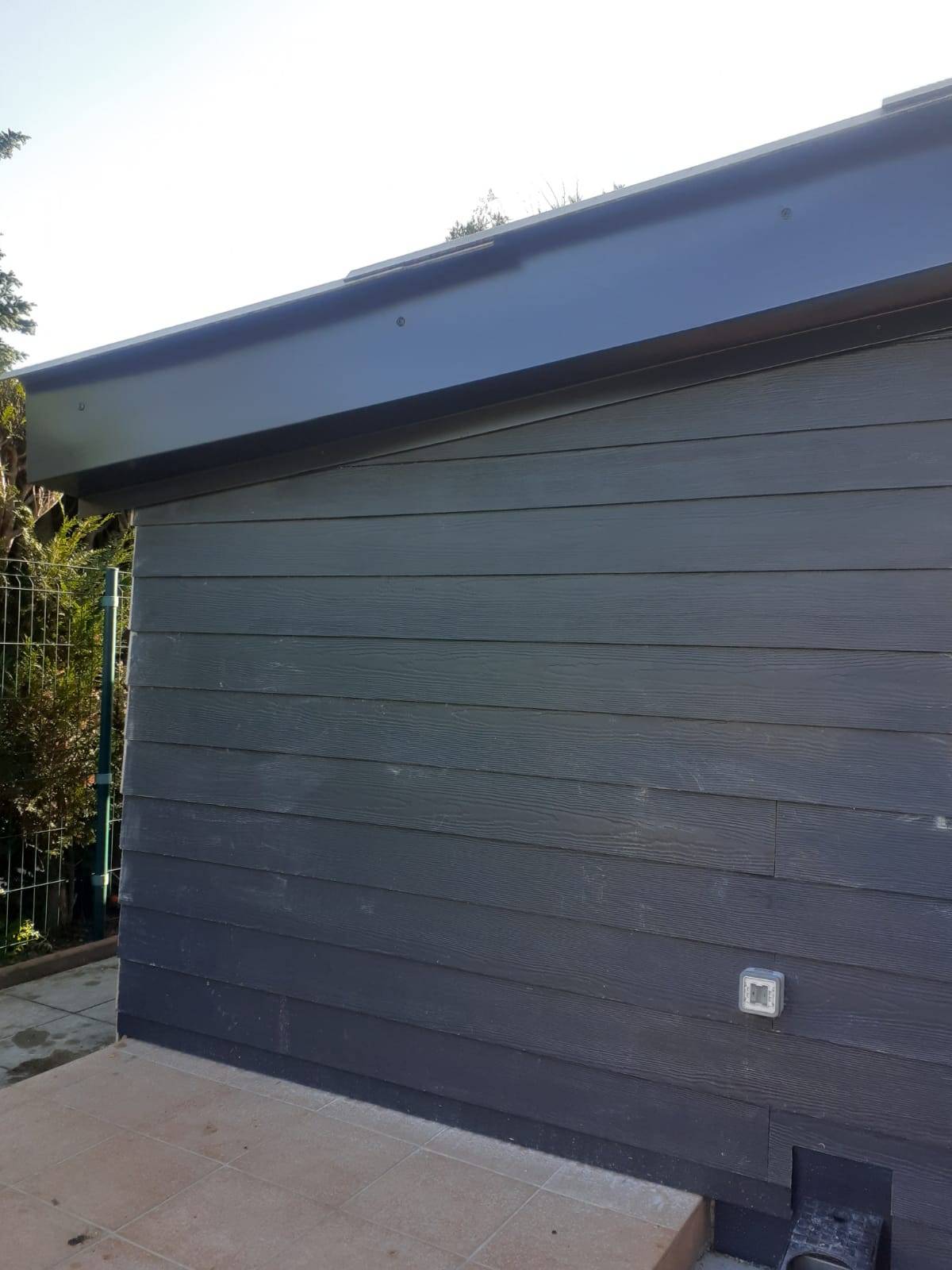 Habillage de façade en lame de cédral