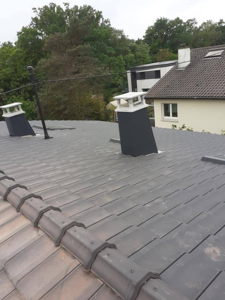 Habillage cheminée en tôle thermolaquée