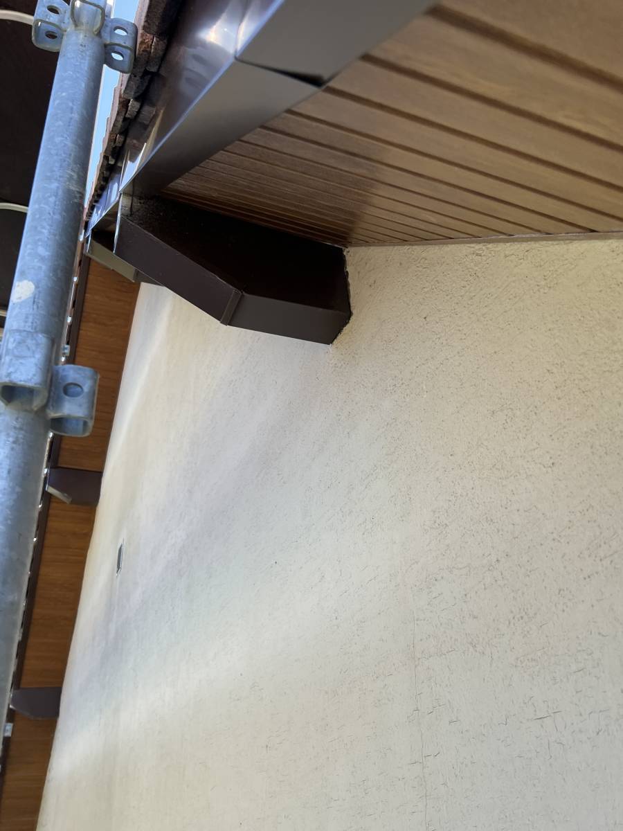 Habillage dessous de toit en PVC