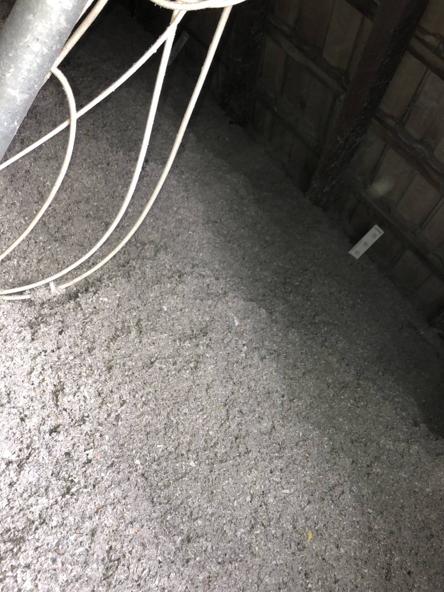 Isolation des combles perdues avec de la ouate de cellulose