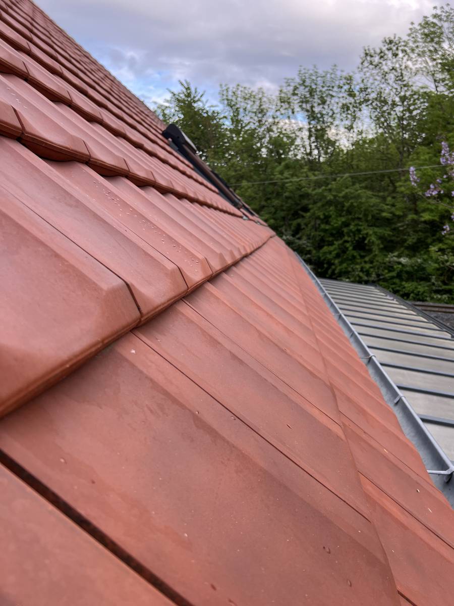 Nettoyage toiture par hydrofuge