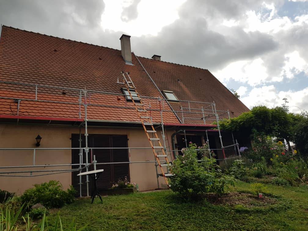 Traitement hydrofuge de la toiture contre la dégradation